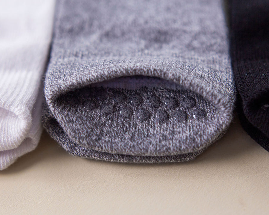 Crew ankle socks: close-up of gray ankle sock toe construction. Squid Socks, the brand seen on Shark Tank.